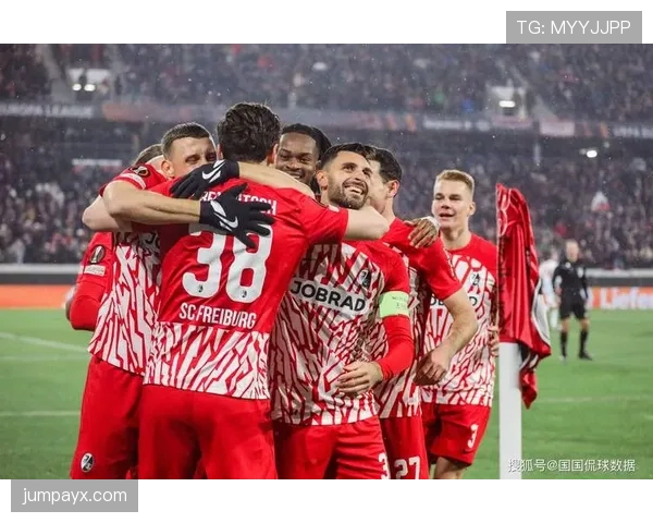 弗赖堡球迷热情高涨，球队德甲争冠势头强劲