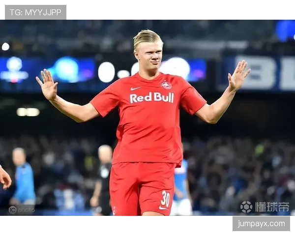 哈兰德欧冠首秀上演帽子戏法，惊艳表现助球队取胜