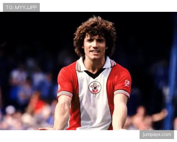 足球传奇：历史巨星的辉煌瞬间值得铭记与重温