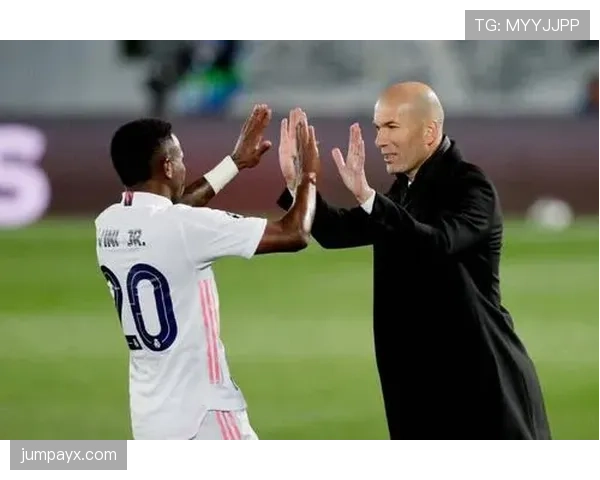 圣埃蒂安持续提升比赛节奏，赢得球迷热烈支持表现明显增强